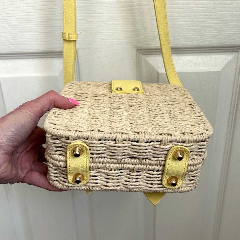 Poppy Bow Tie Straw Crossbody Bag - Picture 10 of 14